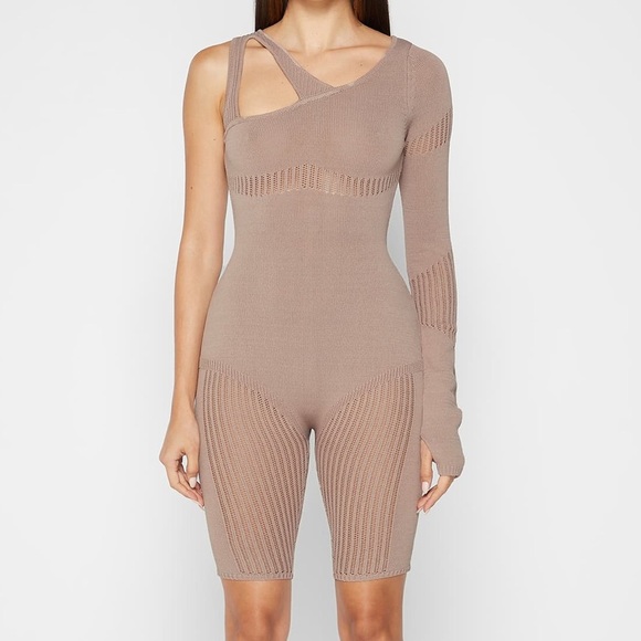 NWT maniere de voir knitted contour one sleeve playsuit romper in taupe XS - Picture 1 of 7